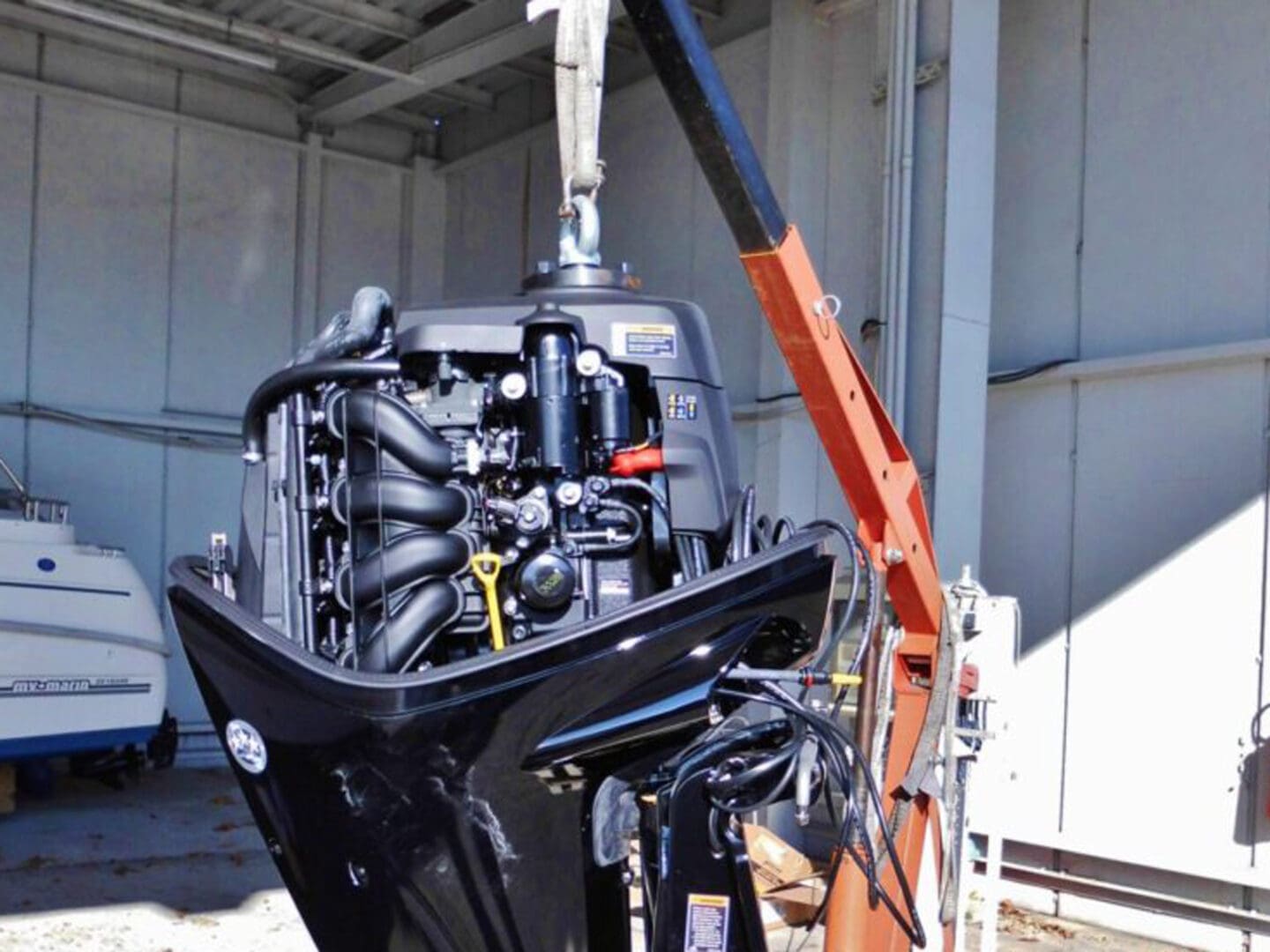 engine without the cowl - ready for repair